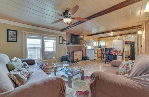 Cozy Houghton Lake Vacation Rental with Fireplace! - Foto 3