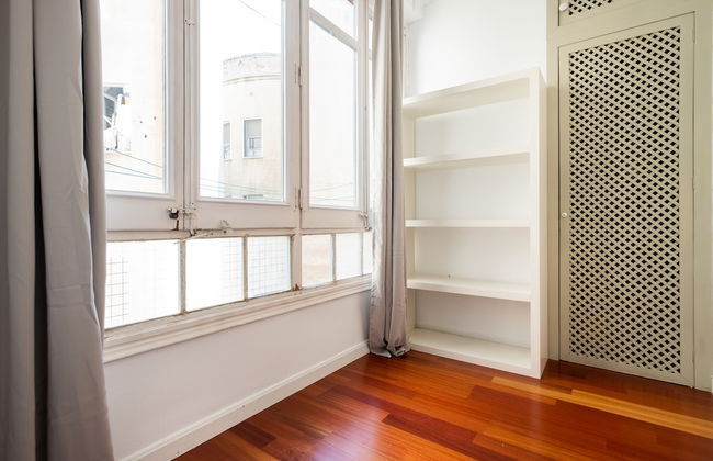 Stunning 4BR Apart in Sagrada Familia - Photo 30