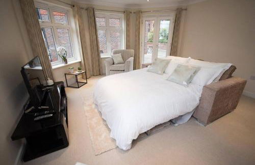 ! LARGE ! Apartment Central Leatherhead Sleeps 6! - Foto 20