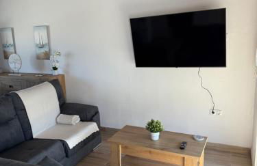 Apartamento con piscina y jardín - Foto 9