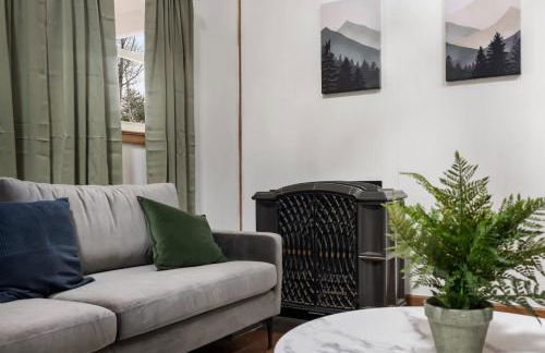 Cozy cabin w hot tub, fire pit & pet-friendly - Foto 36