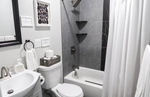 8BR 4BA Home Near NYC -Sleeps 16 - Foto 62