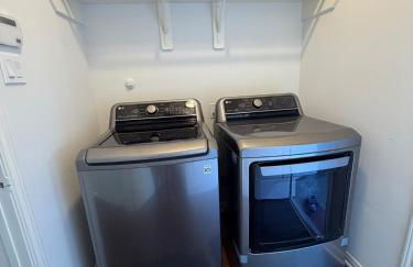 Luxury Lakefront 4BR - Corporate & Extended Stay Friendly - Foto 65