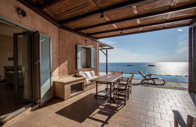 Absolute Villa by Stylish Stays - Photo 39