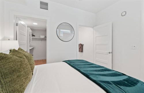 Outstanding Amenities-New Complex- Downtown Luxury - Foto 28