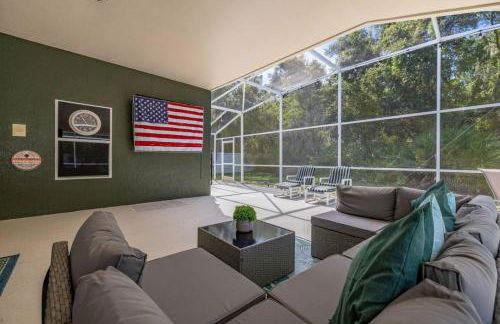 Modern Retreat Pool and Game Room - Foto 72