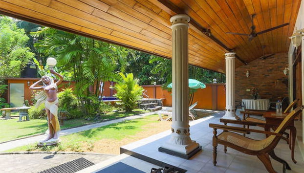 Coin salon dans le hall