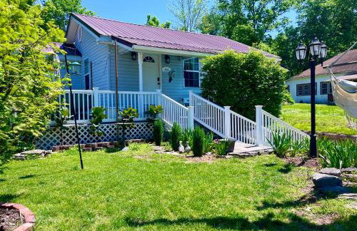 Cozy 3 Bedroom Home a short walk to Main Street Shadow Lake Dance Night Club - Foto 1