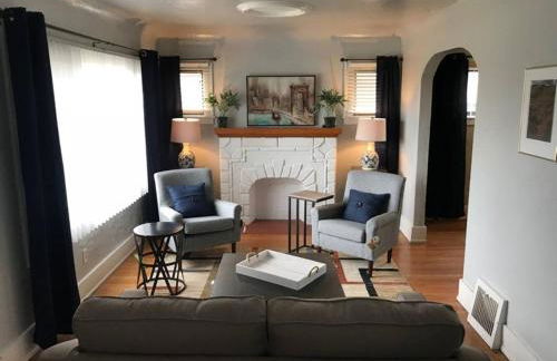 "Elizabeth Lake House" ~Sleeps 7~ Pontiac/GM Exec - Foto 3