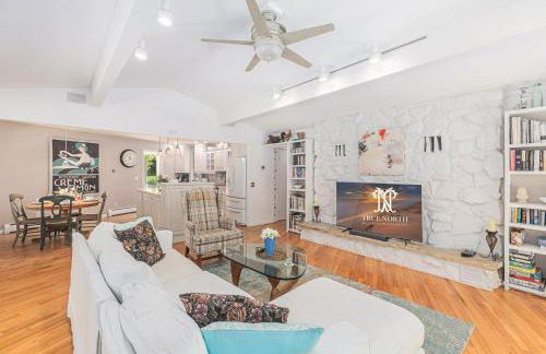 Bright 4BDR Home by Lake MI Arcadia Bluffs Portage Lake More - Photo 26