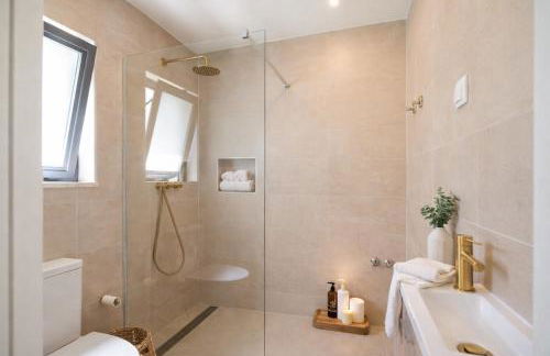 Luxury Sea Views Smart Villa Luz Bliss, 2 Stunning Sea Views, Infinity Pool, Sauna, Gym, Home Cinema, Full Smart Home Technology and Full Privacy - Foto 48