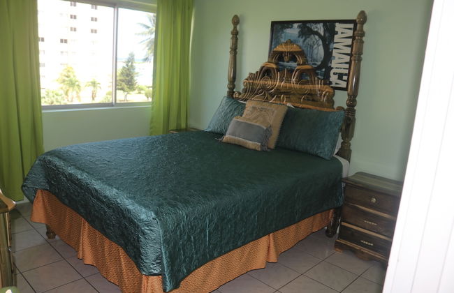 Lawerence Pool House 2 Bedroom With Pool - Photo 2