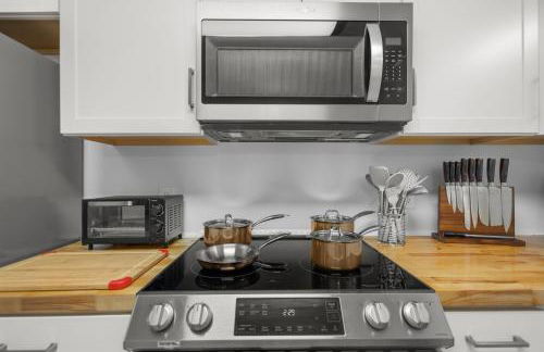 Cozy 4BR King Suite Home by WEC & Downtown! - Foto 11