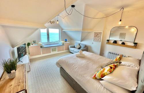 Pier View Retreat - 5 Mins Walk to Beach - Sea Views With Parking - Photo 6