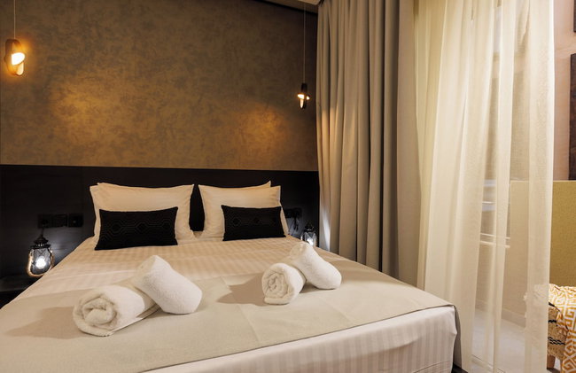 Hersonissos Beach Front Suites - Photo 41