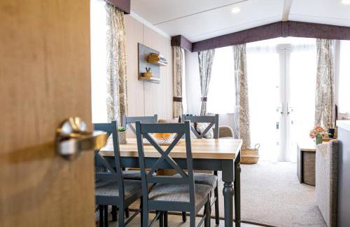 2Bed Whitley Bay Home - Free Parking, Close to beach & St Mary's Lighthouse - Photo 39