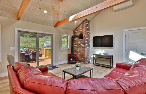 Experience the charm of Peak Hill Home, a cozy 3-BR retreat close to Ski Resort - Foto 26