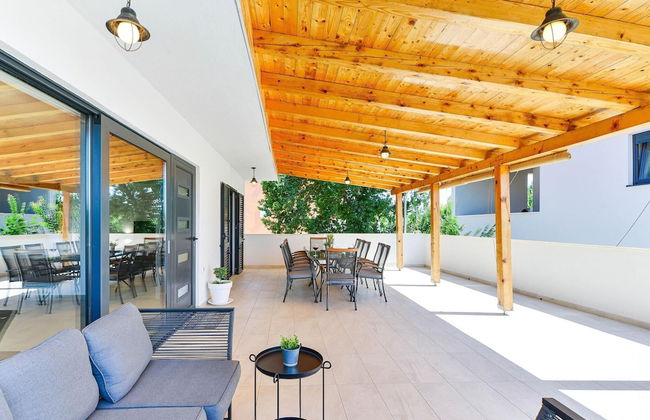 Holiday Home With Private Pool and spa - Foto 32