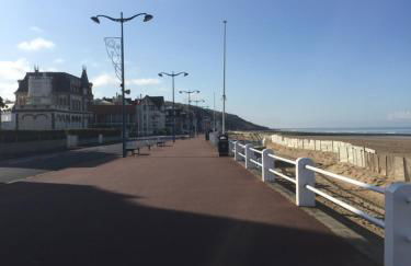 A pied, 300m de la plage et 500m du village - Photo 12