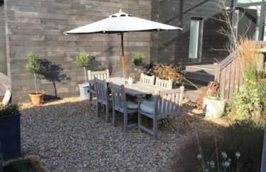 Stunning architect designed beachfront property - Foto 28