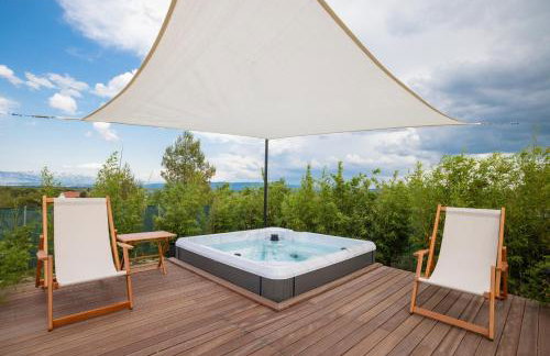 Villa Ena with Pool & Jacuzzi - Photo 18