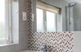 Spacious Modern Garden Family Home - Photo 16