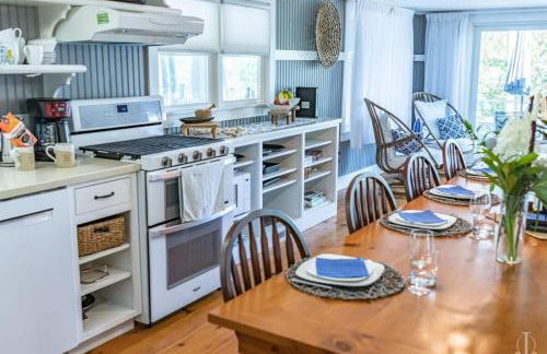 Beautiful Home 30 Feet from the Sand at Spofford Lake! - Foto 13