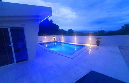 Pool and Jacuzzi Luxury Apartments - Foto 1