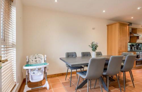 Stylish & spacious 3 bedroom entire house in Lisburn with parking - Foto 11