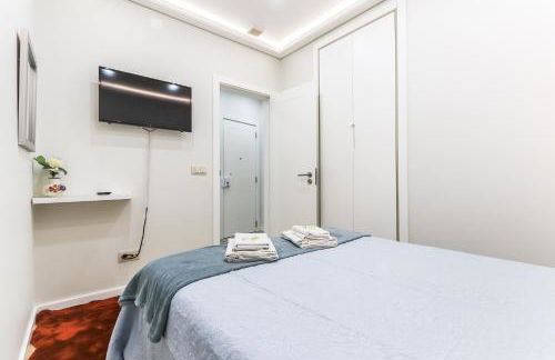 Vita Portucale ! Moscavide Casa Branca w/ Terrace - Photo 19