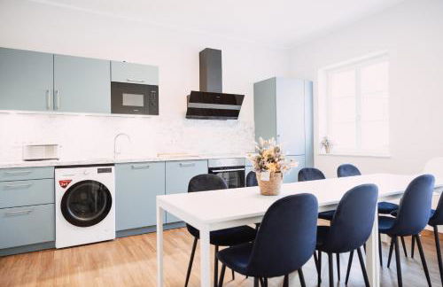 House of Blooms - Photo 5