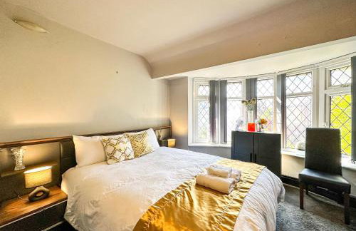 5BR Manchester Home Jacuzzi, Garden & Parking - Foto 18