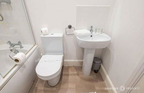 Park Views by Grandeur Property - Photo 10