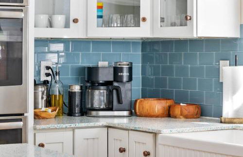 Bombastic Home - Steps to Beach - GameRm - Hot Tub - Pet Friendly - Foto 13