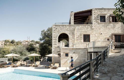 Prinus Country Retreat Apokoronas, heated pool, 13km from the sea - Photo 2