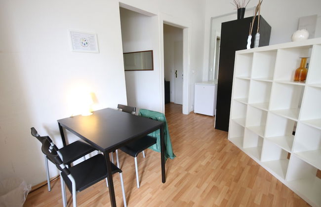 a-domo Apartments Oberhausen - Budget Apartments & Flats - short & longterm - single & grouptravel - Photo 3