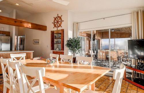 Family Waterfront 4BR Home Heated Pool Private Pier - Photo 5