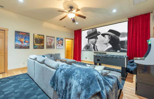 Wolf's Den~Views~Hot Tub~Home Theater~Hatley Ski! - Foto 4