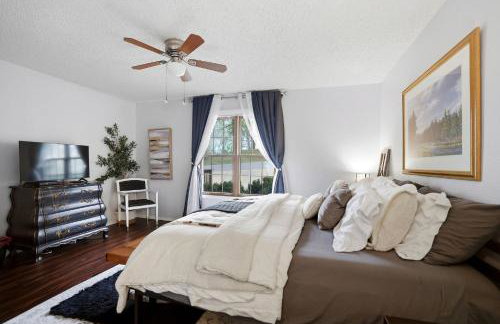 Holiday Island Escape w/ Panoramic Lake Views - Foto 16
