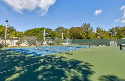 Sea View and Sunrise Top Floor Ocean Pointe 2412 - Foto 37