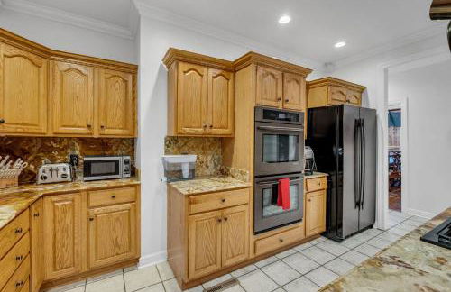 LakeFront | HotTub | Dock | 4BD4.5BA | FreeParking - Foto 33