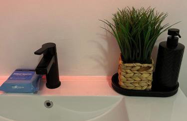 Luxury Queen Studio- Minutes To NYC, EWR & MetLife - Foto 11