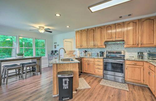 Waterfront Sparta Home with Game Room and Fire Pit! - Foto 45