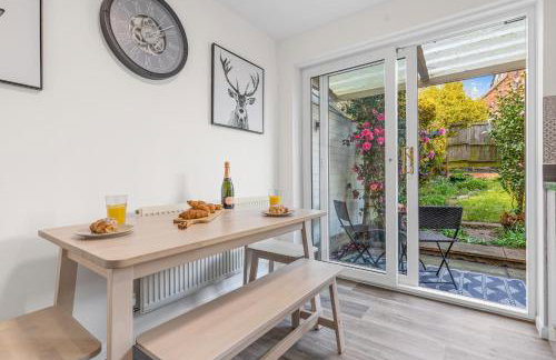 Spacious 3-Bedroom House with Parking Family Friendly - Foto 13