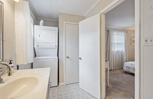 The Magnolia Manor 4BR Greenway Retreat - Photo 32