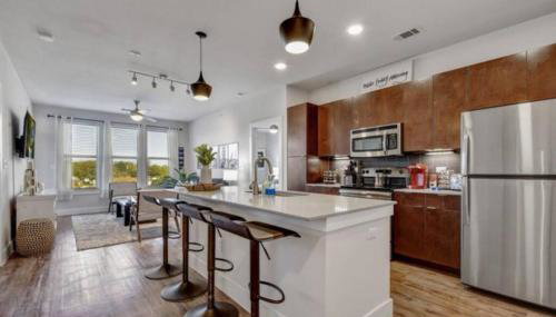 2BR Southtown Apartment FreeParking Wifi Pool Gym - Foto 4