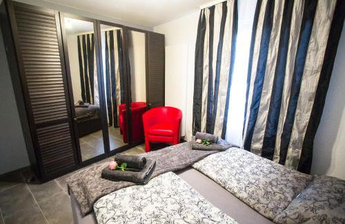 Downtown Apartments Center - Foto 14