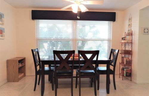 Steps from the Gulf of Mexico - Photo 8