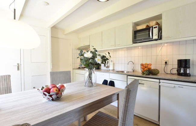 Cozy Holiday Home in Zonnemaire Near Lakebeach - Photo 15