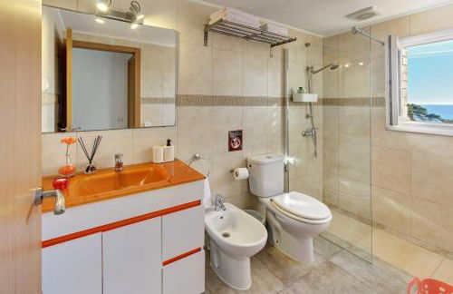 APARTAMENT PAU CASALS, 2 min walk from the sea & sea view - Foto 9